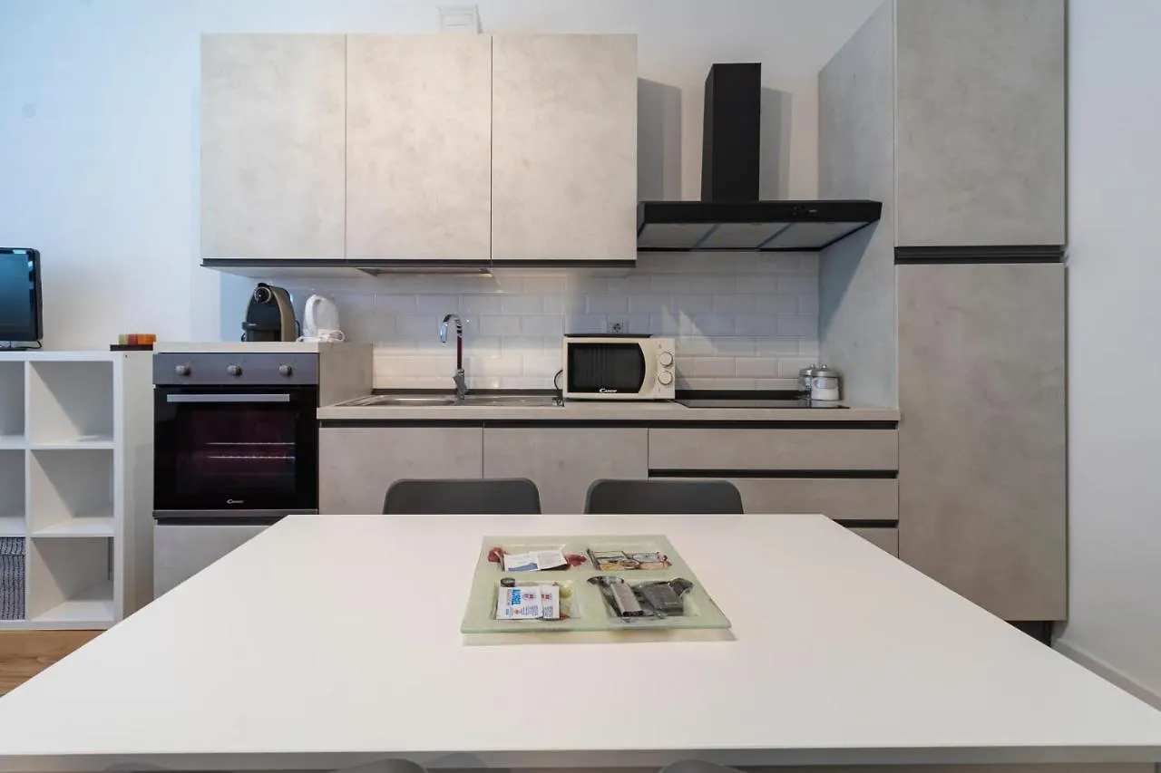 Renovated Flat Close To Navigli - Fra Bartolomeo Apartment Milan
